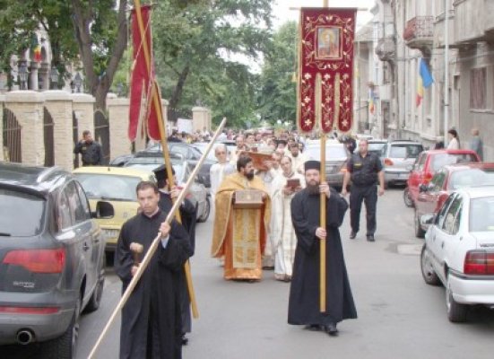 Procesiune religioasă pe străzile Constanţei